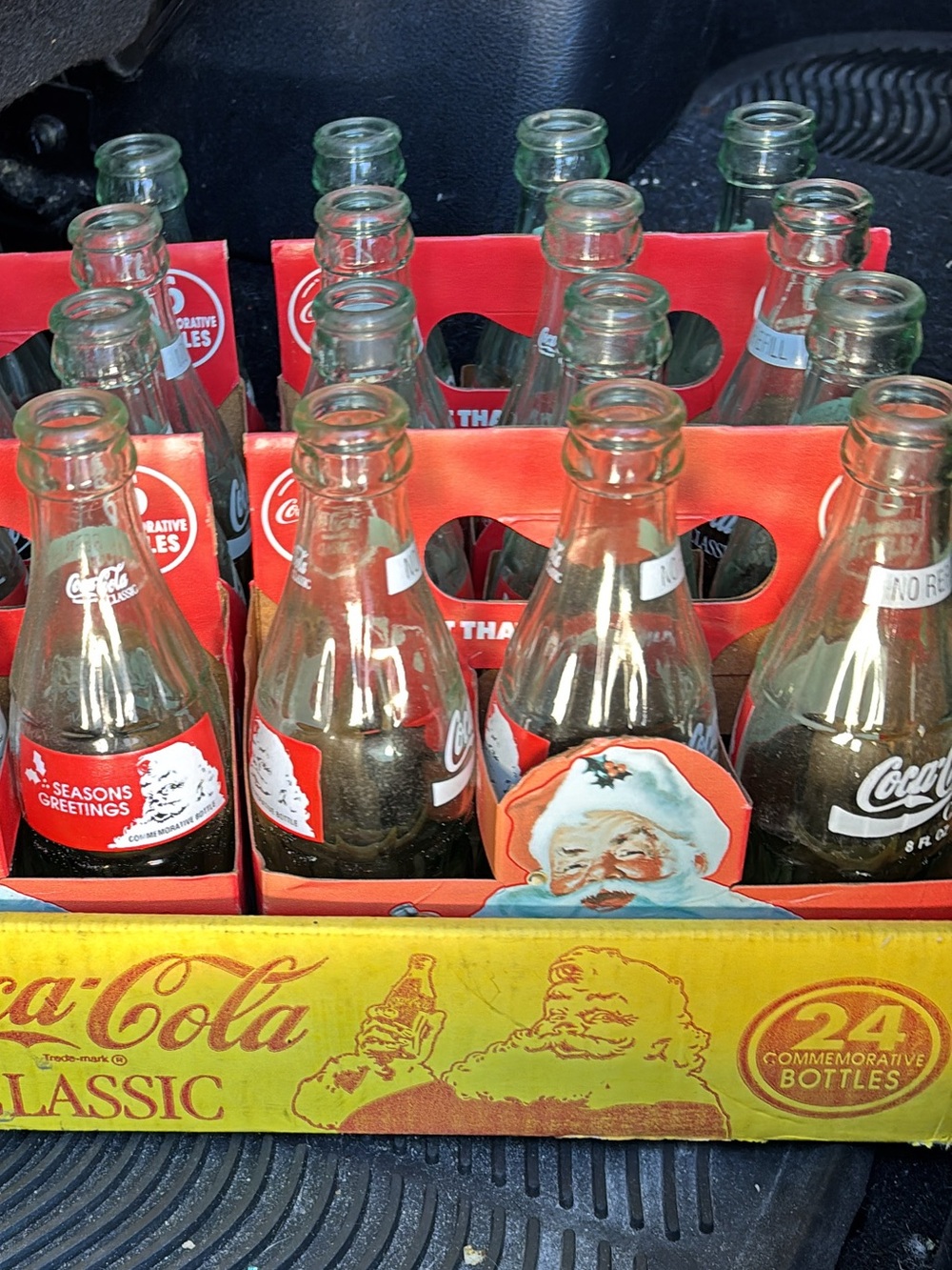 Coca Cola Classic Holiday Glass Bottle 24-Pack in original vintage carrier